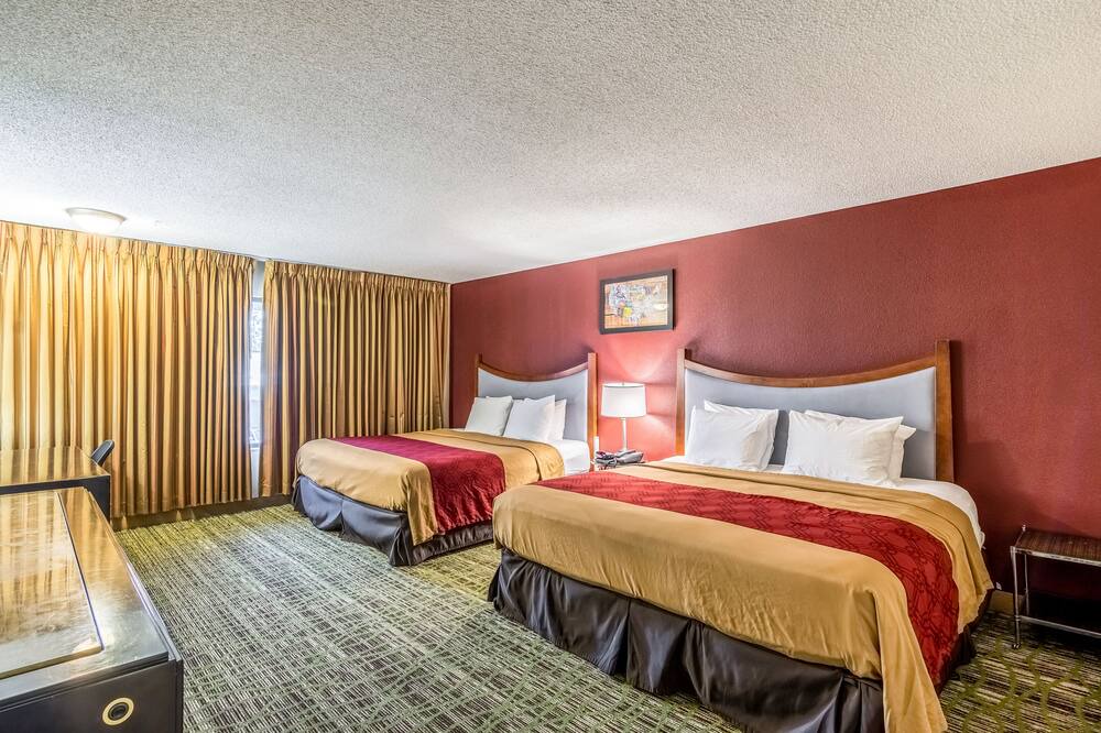 Photo of Bedroom in Raisin