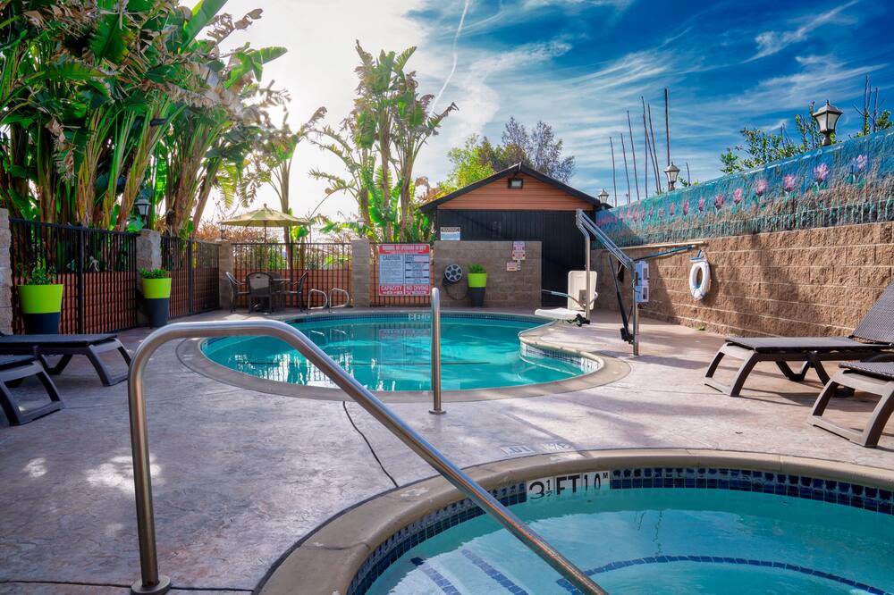Photo of Outdoor in Hemet