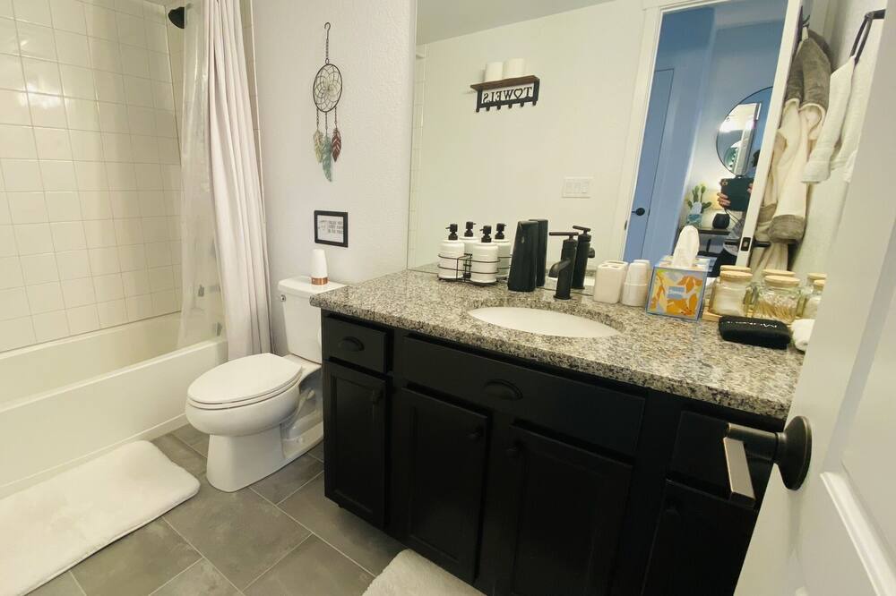Photo of Bathroom in Elbert