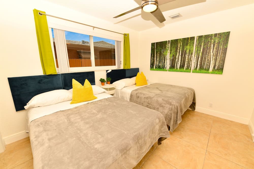 Photo of Bedroom in Imperial Point