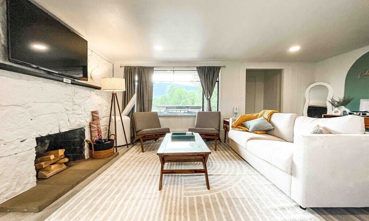 Photo of Livingroom in Colorado Springs