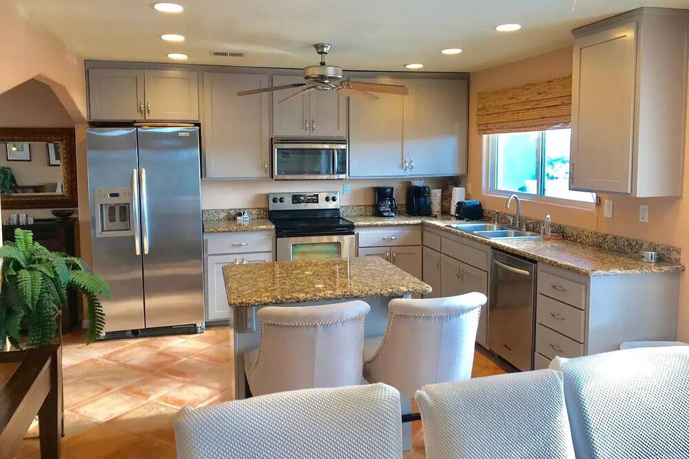 Photo of Kitchen in Canyon Lake