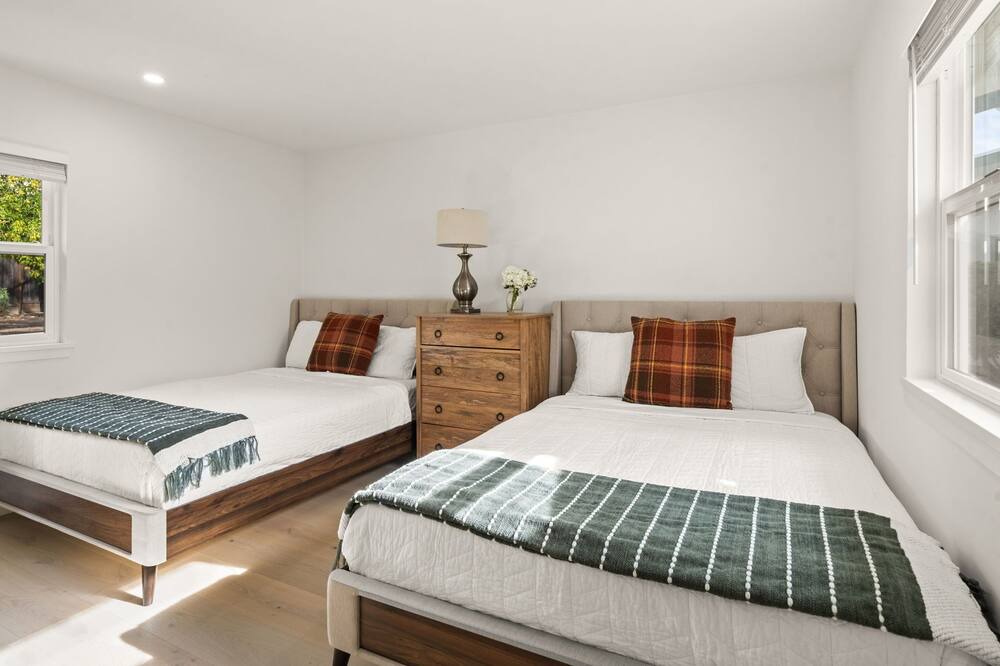 Photo of Bedroom in Noble
