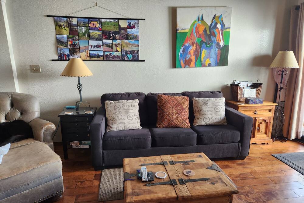 Photo of Livingroom in Columbine Lake