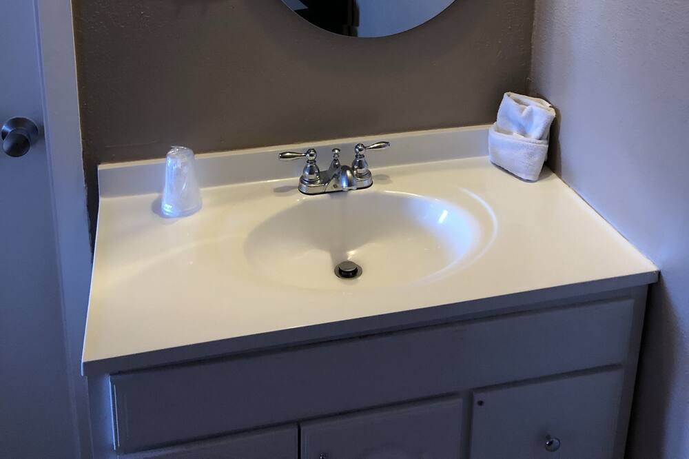 Photo of Bathroom in Tonopah