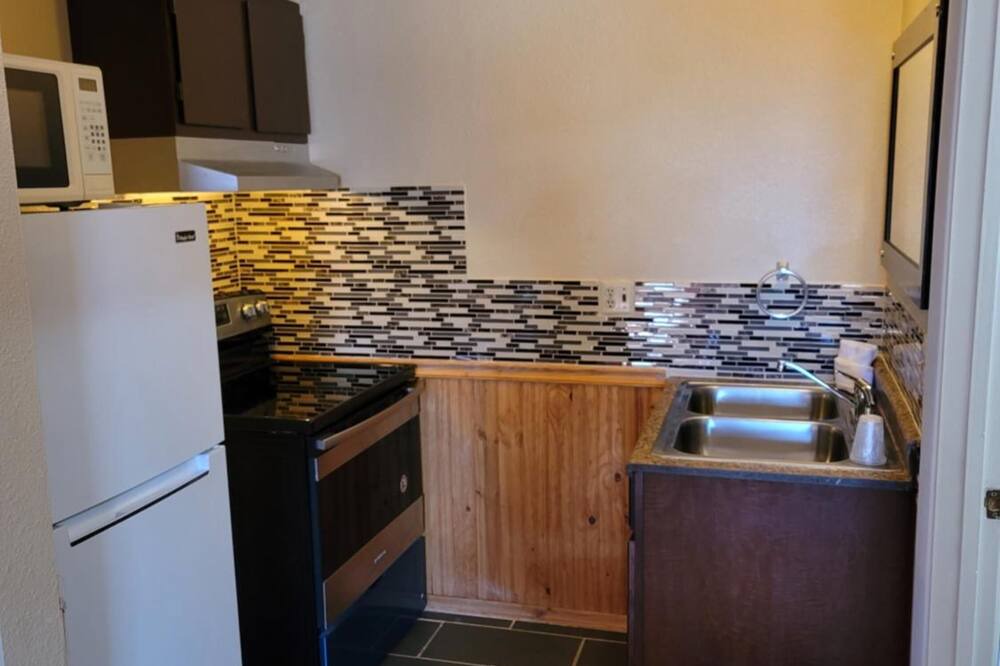 Photo of Kitchen in Tonopah