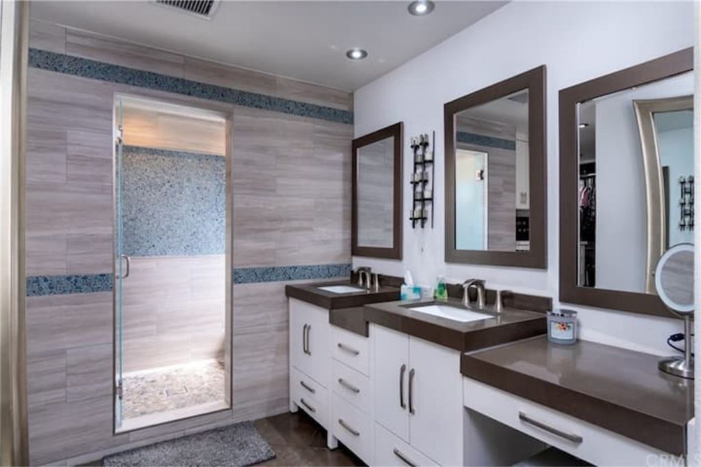 Photo of Bathroom in Lake Elsinore