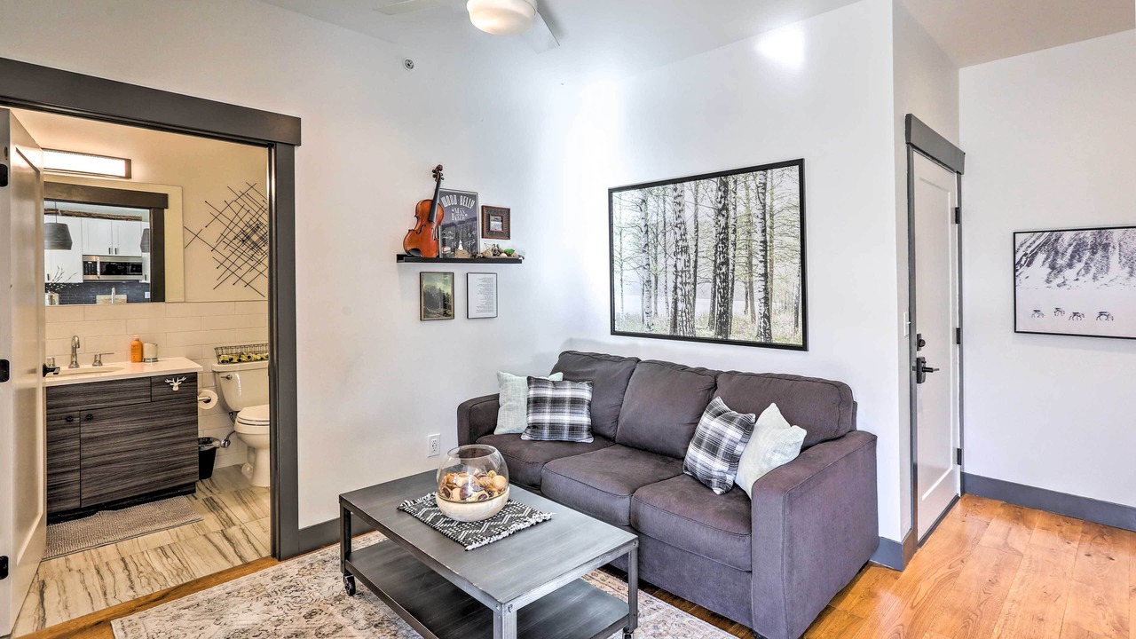 Photo of Livingroom in Grand Lake