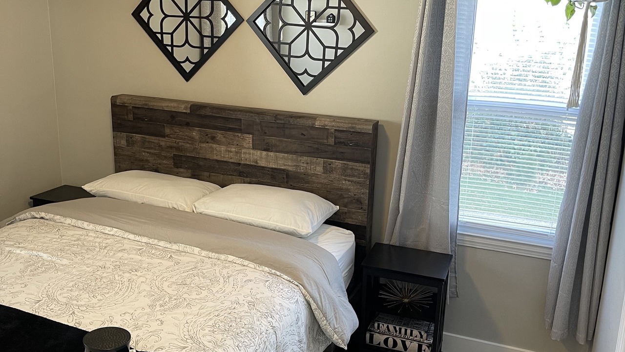 Photo of Bedroom in Eastlake