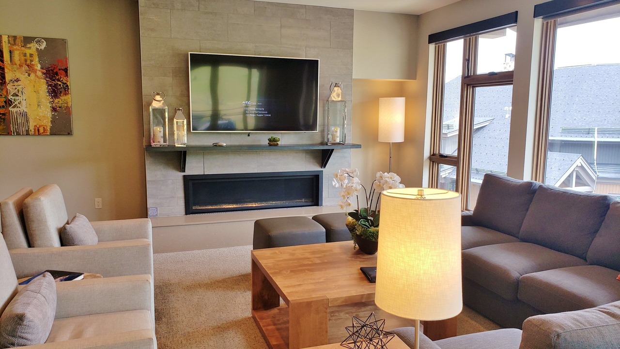 Photo of Livingroom in Peak 8