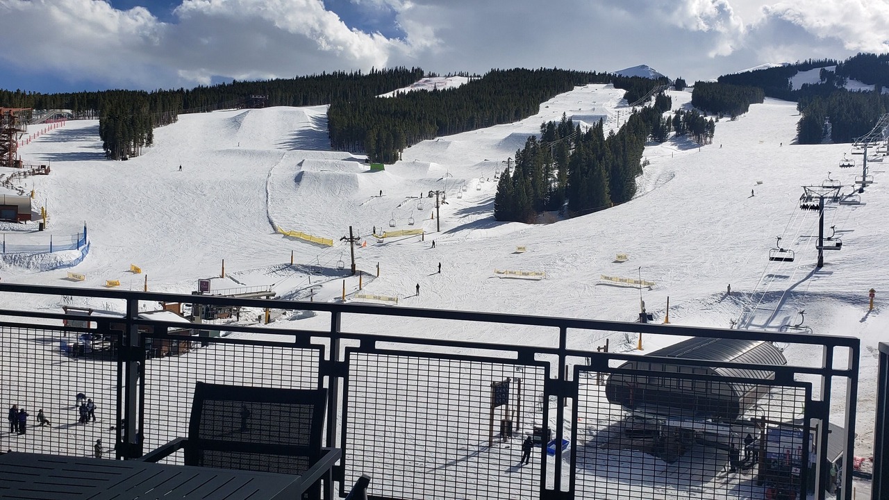 Photo of Outdoor in Peak 8