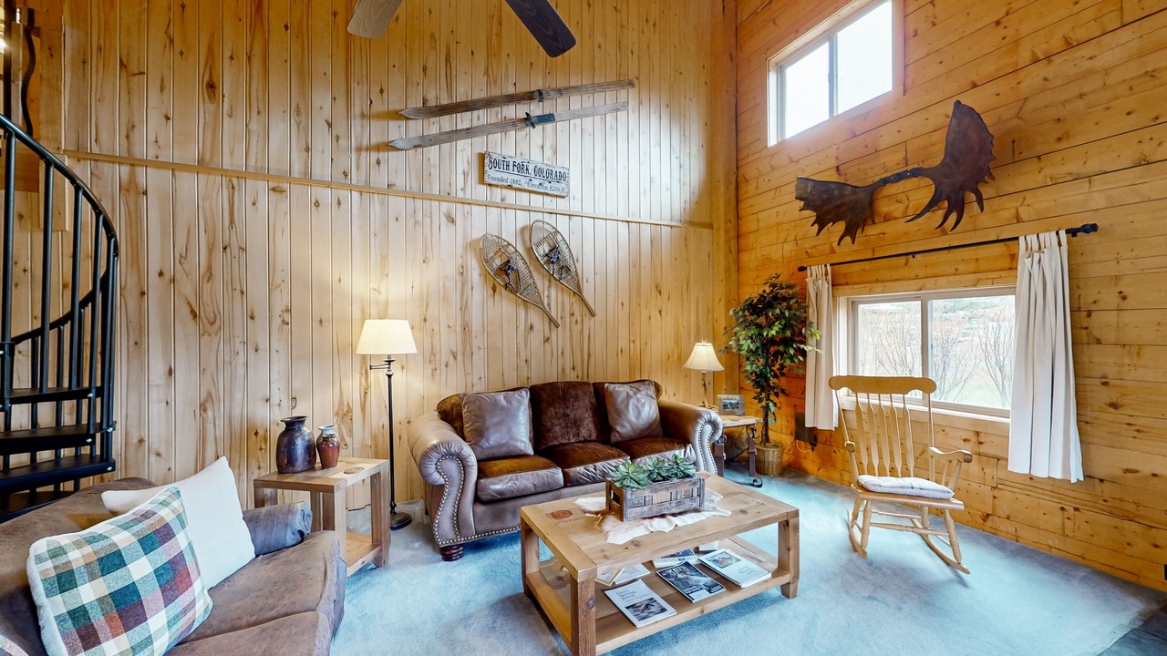 Photo of Livingroom in South Fork