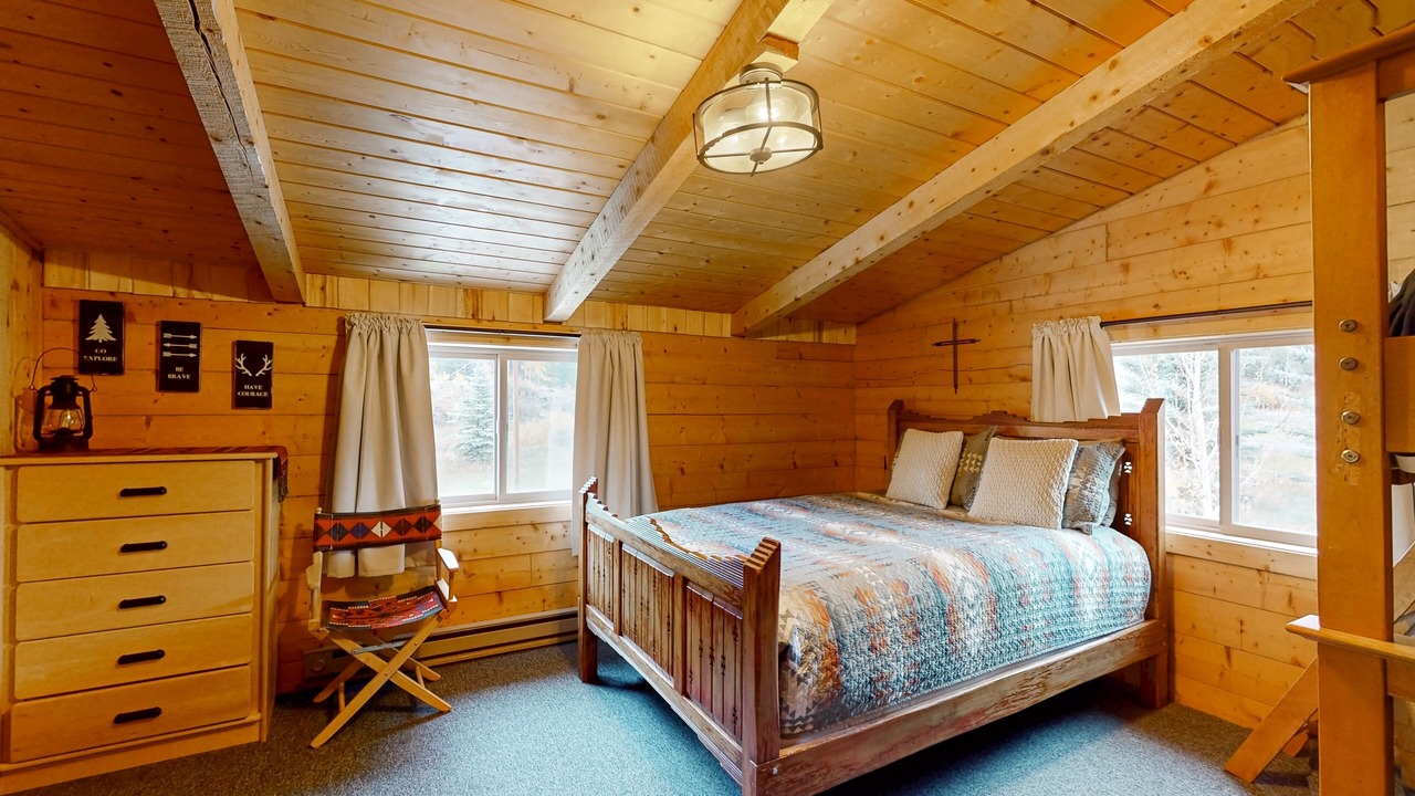 Photo of Bedroom in South Fork