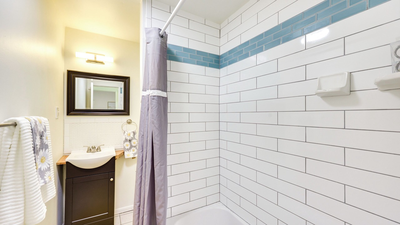 Photo of Bathroom in Carpinteria