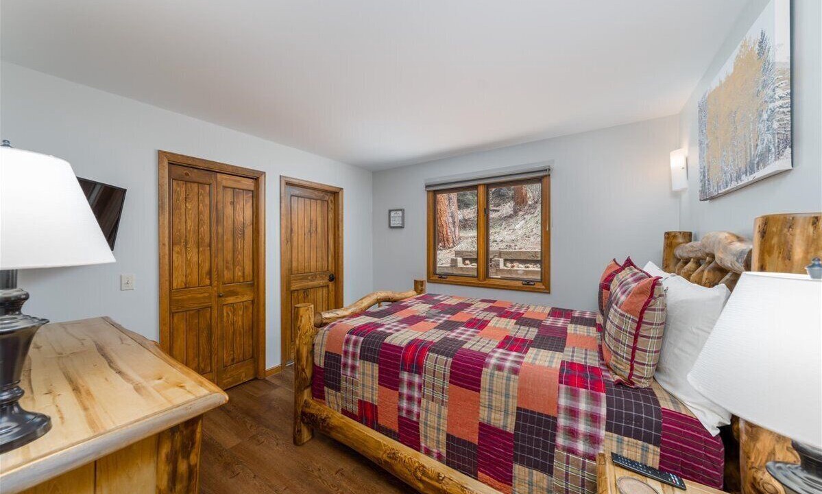 Photo of Bedroom in Aspen Brook