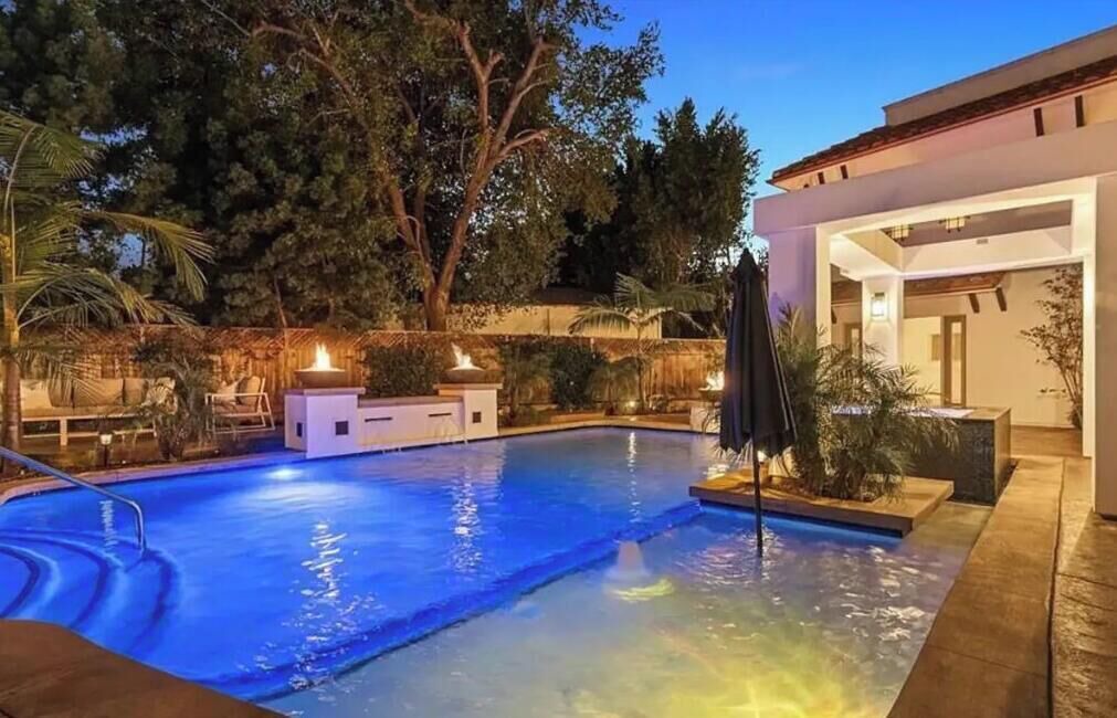 Photo of Outdoor in Encino