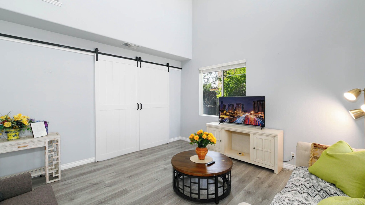 Photo of Livingroom in Los Serranos