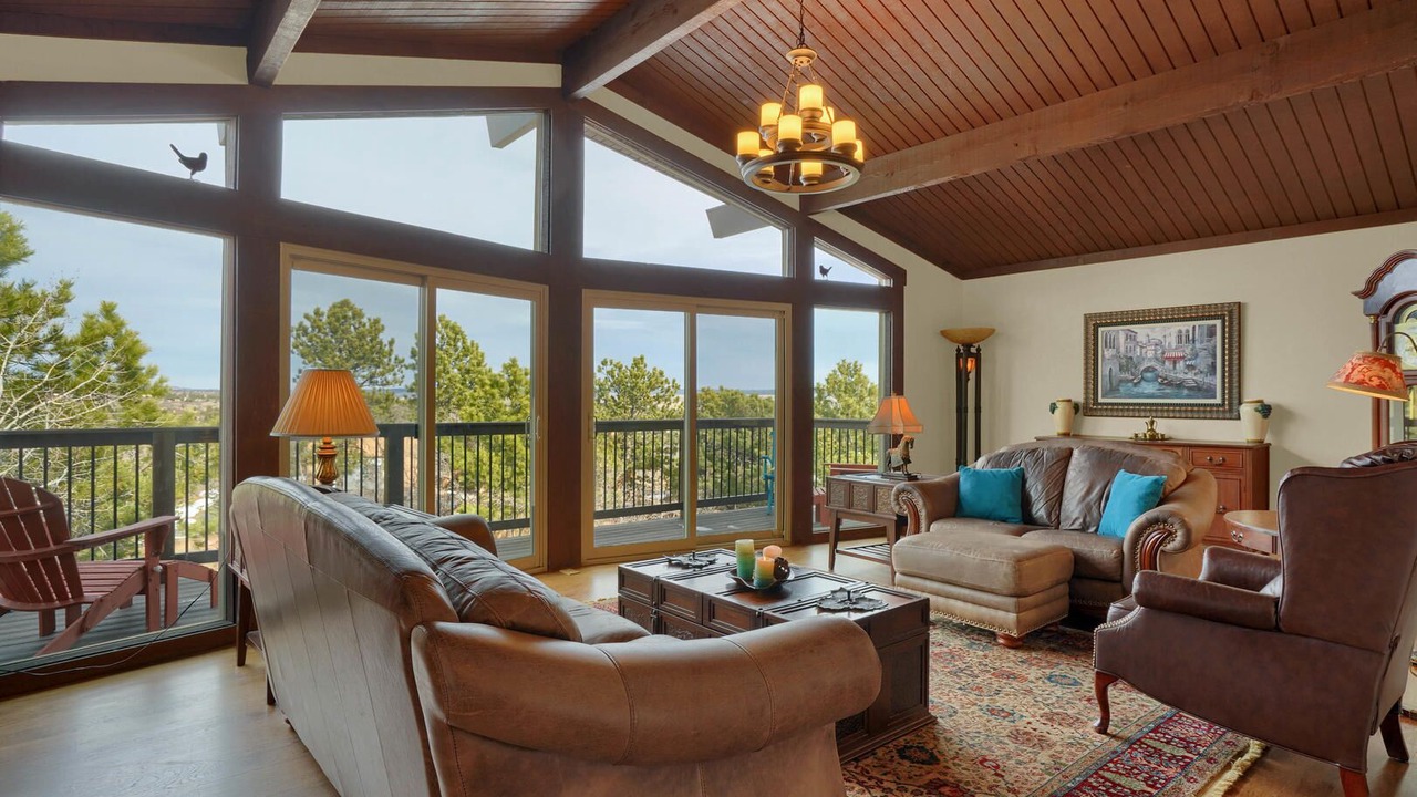 Photo of Livingroom in Northwest Colorado Springs