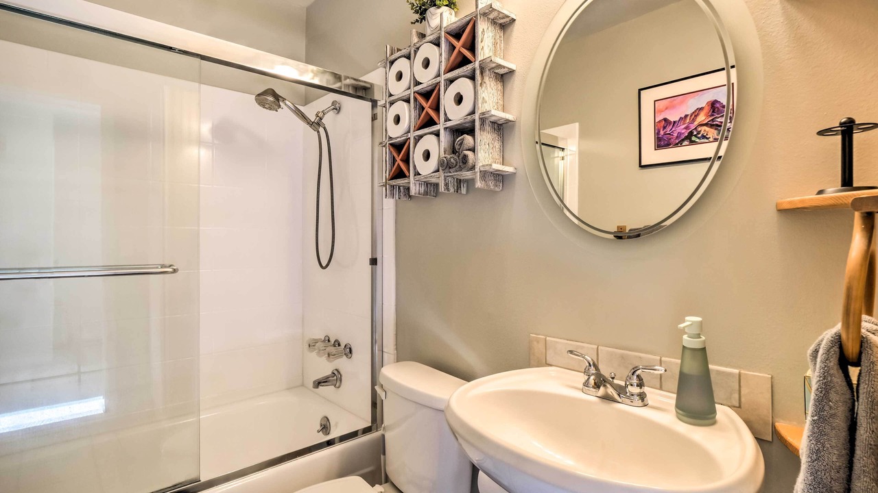 Photo of Bathroom in Summit Cove