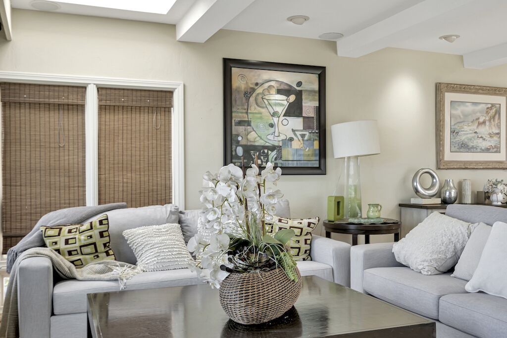Photo of Livingroom in Arch Beach Heights