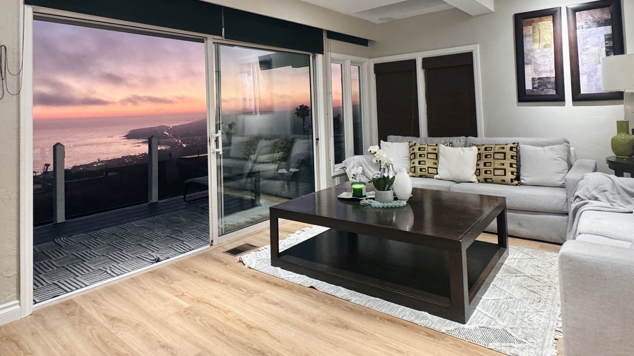 Photo of Livingroom in Arch Beach Heights
