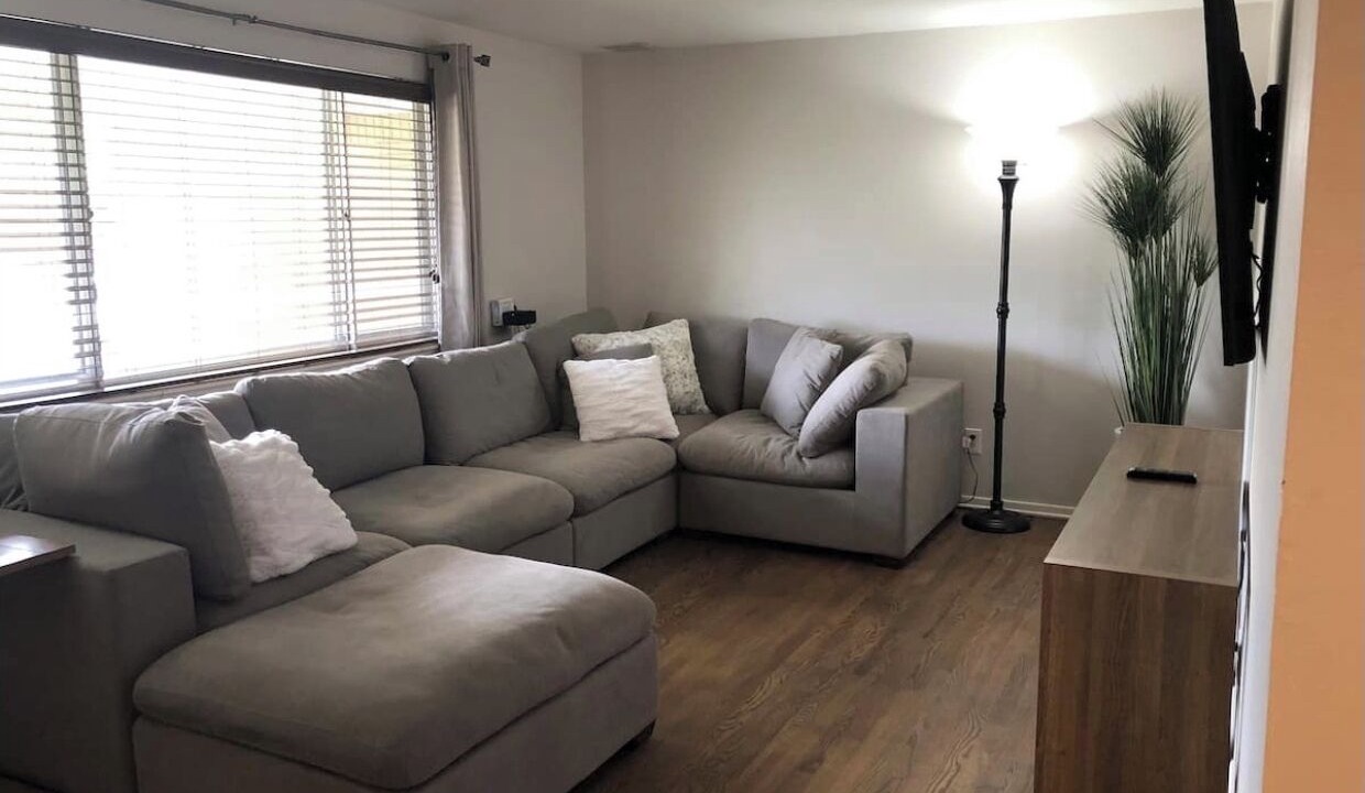 Photo of Livingroom in Dupont