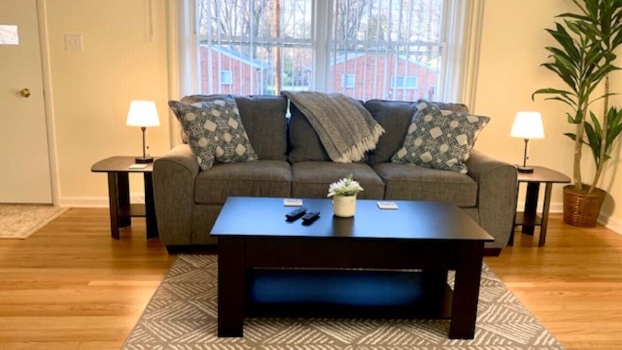Photo of Livingroom in Cuyahoga Falls