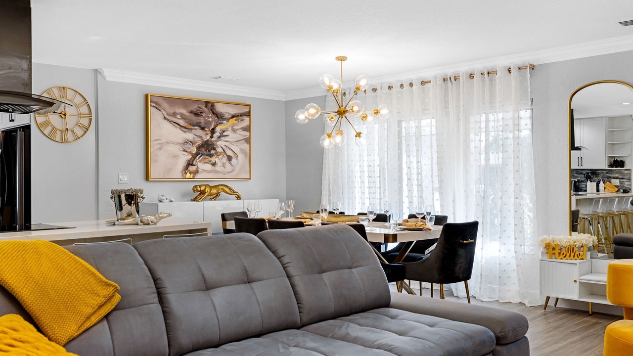 Photo of Livingroom in Imperial Point