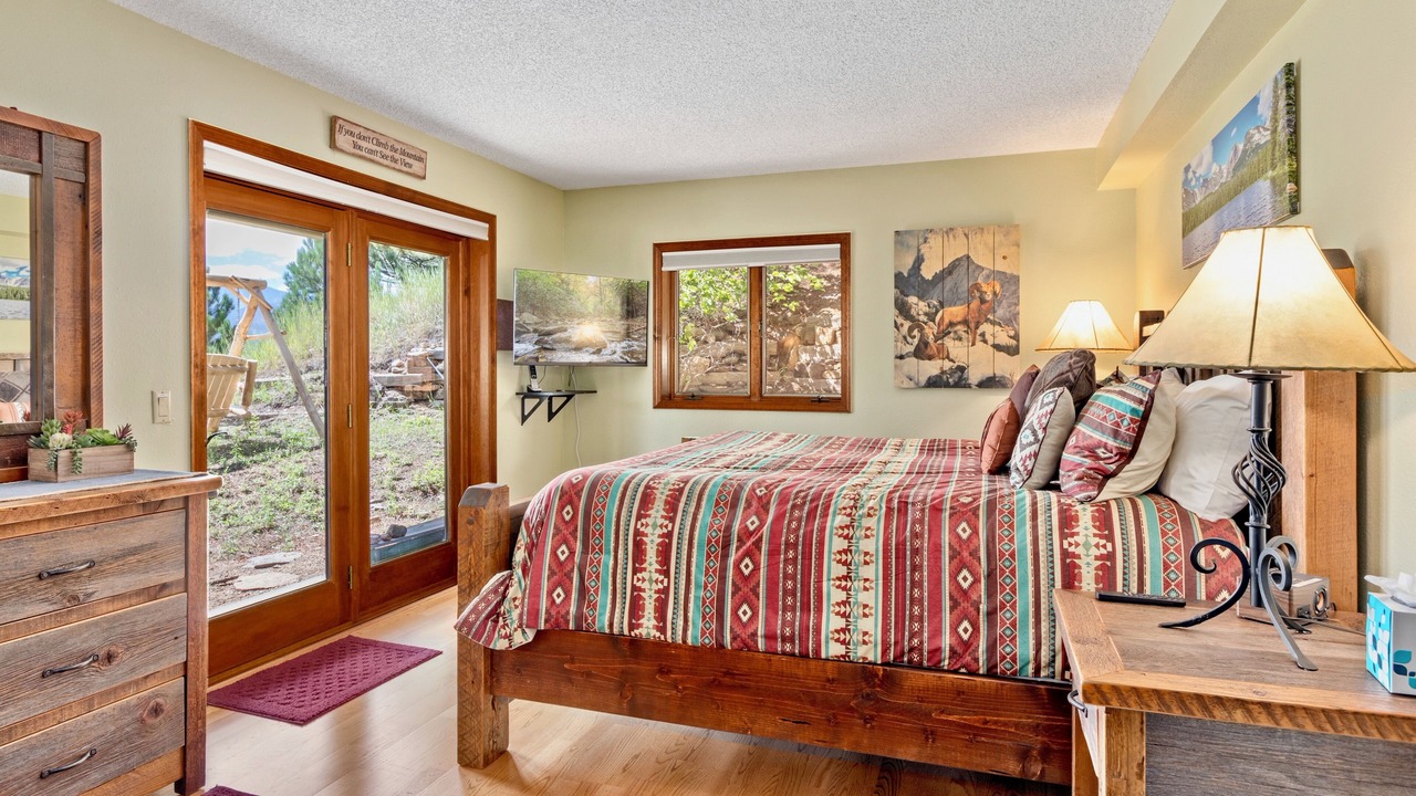 Photo of Bedroom in Windcliff Estates