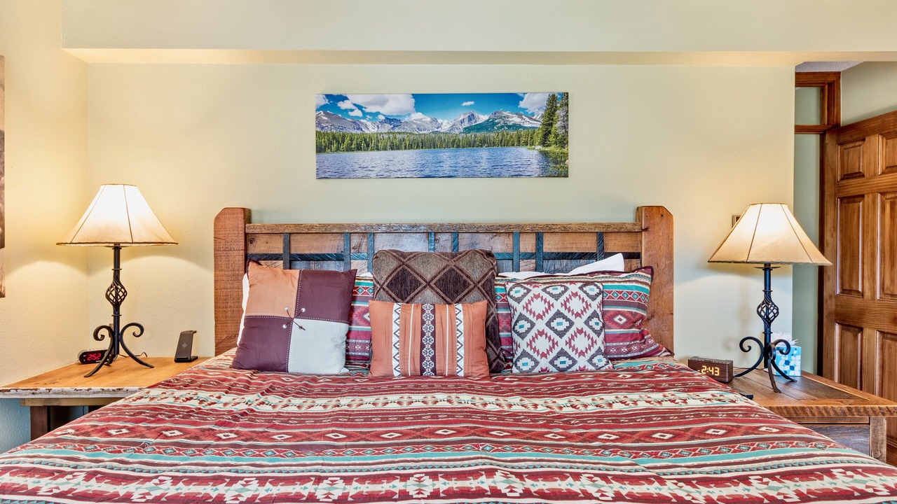 Photo of Bedroom in Windcliff Estates