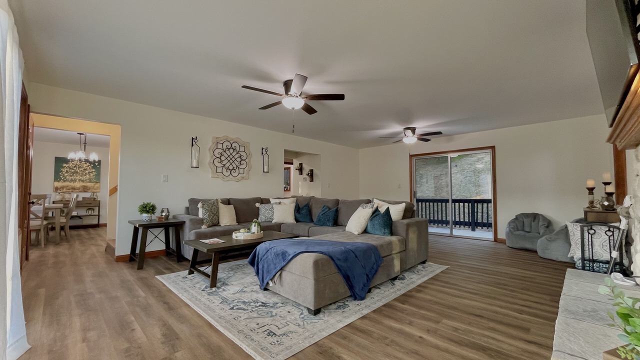 Photo of Livingroom in Crestline