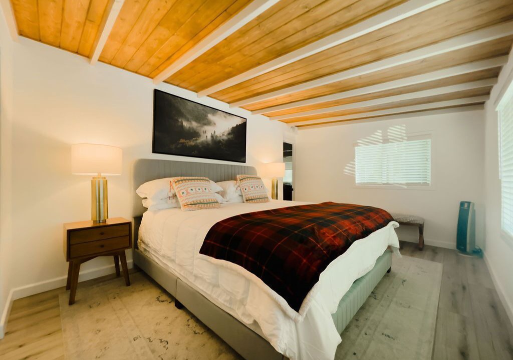 Photo of Bedroom in Crestline