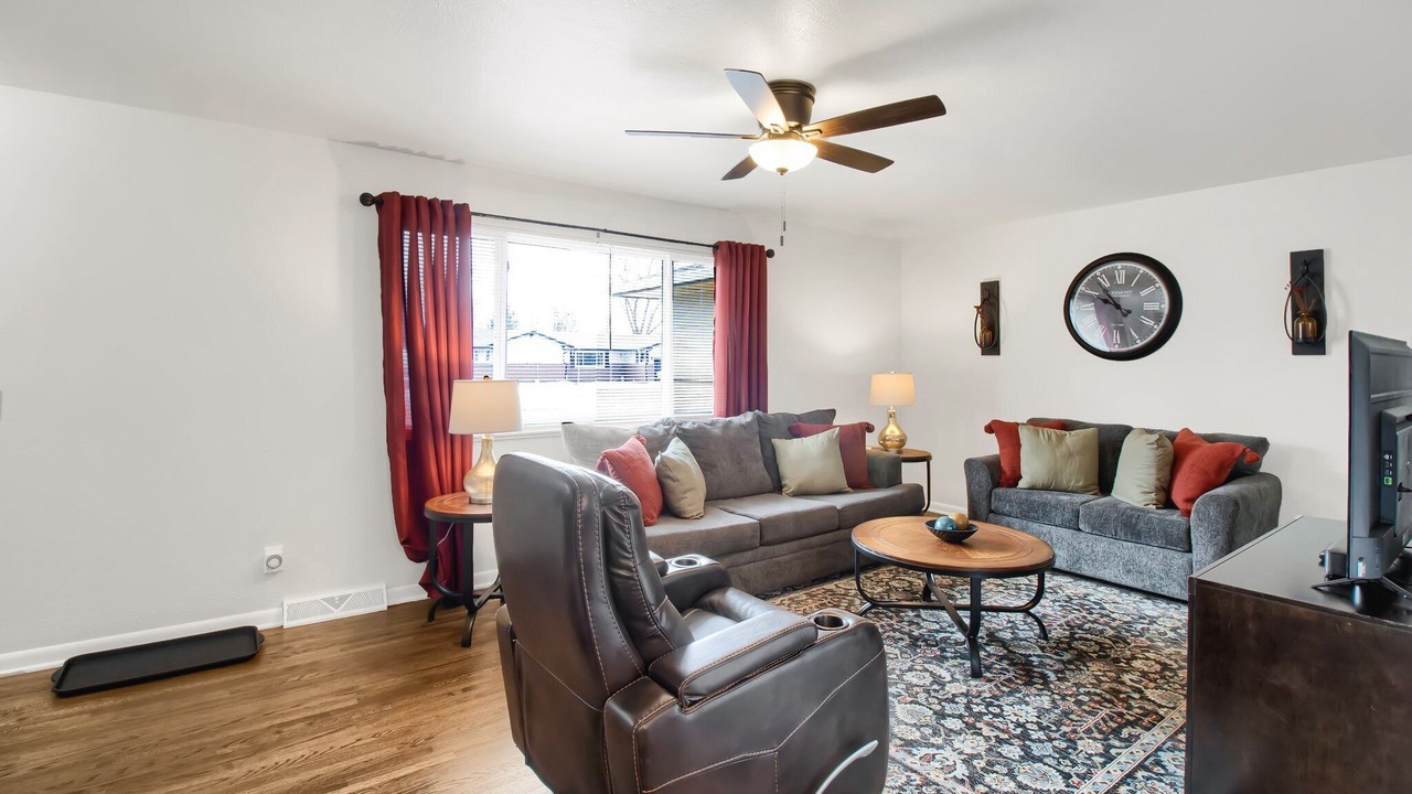 Photo of Livingroom in Belmar Park
