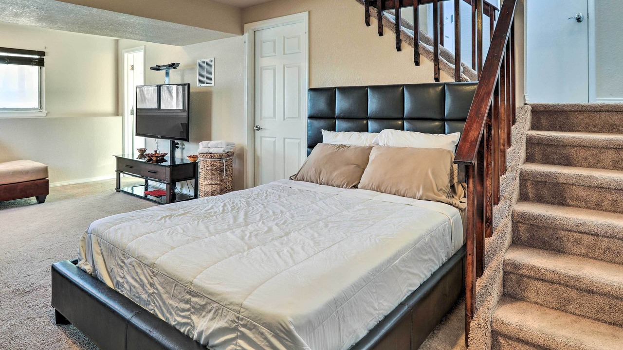 Photo of Livingroom in Southeast Colorado Springs