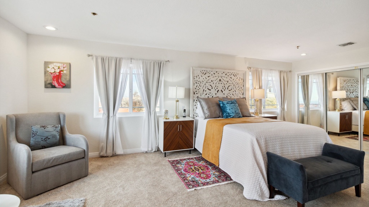 Photo of Bedroom in Pearblossom
