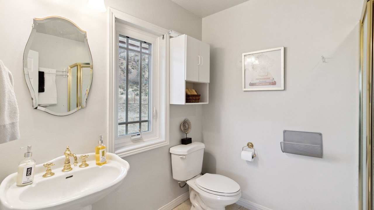 Photo of Bathroom in Pearblossom