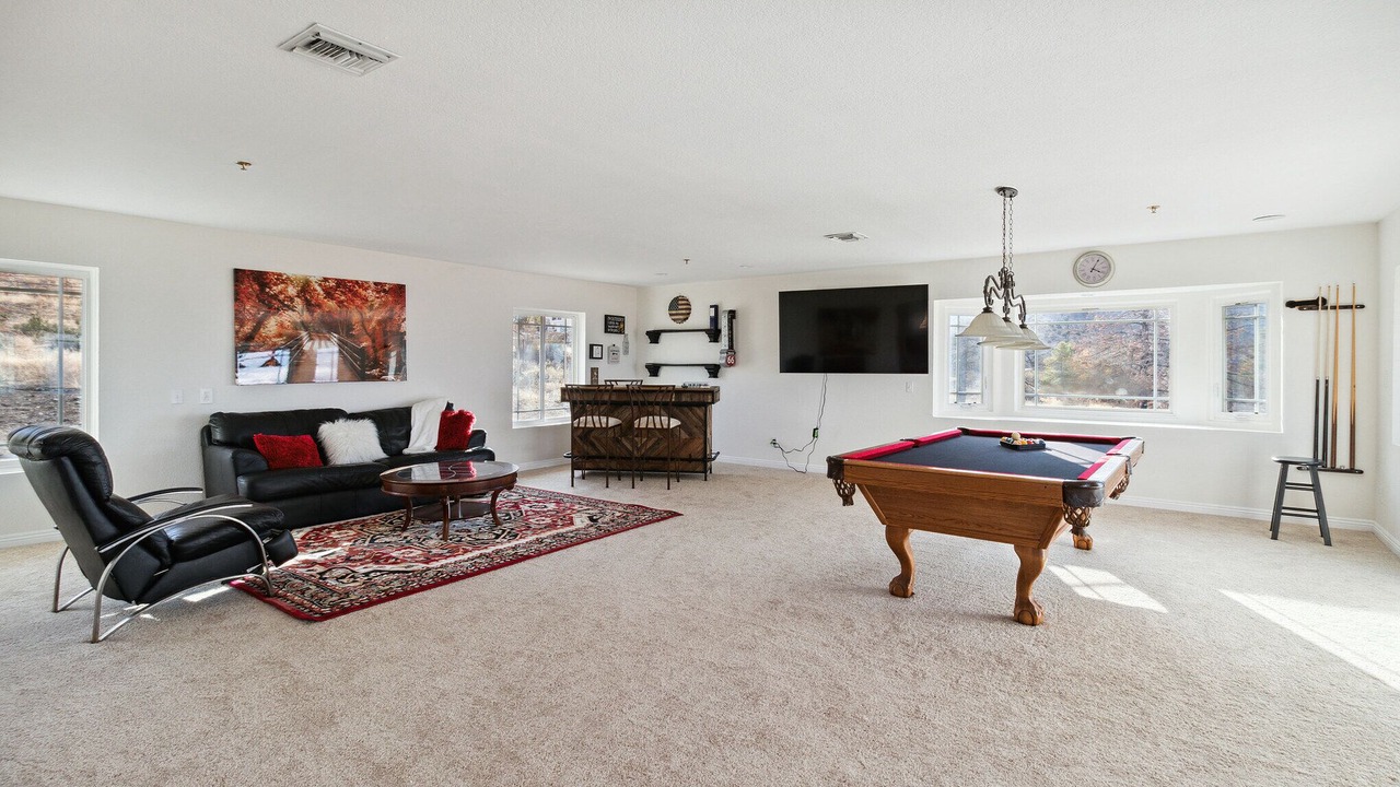 Photo of Livingroom in Pearblossom