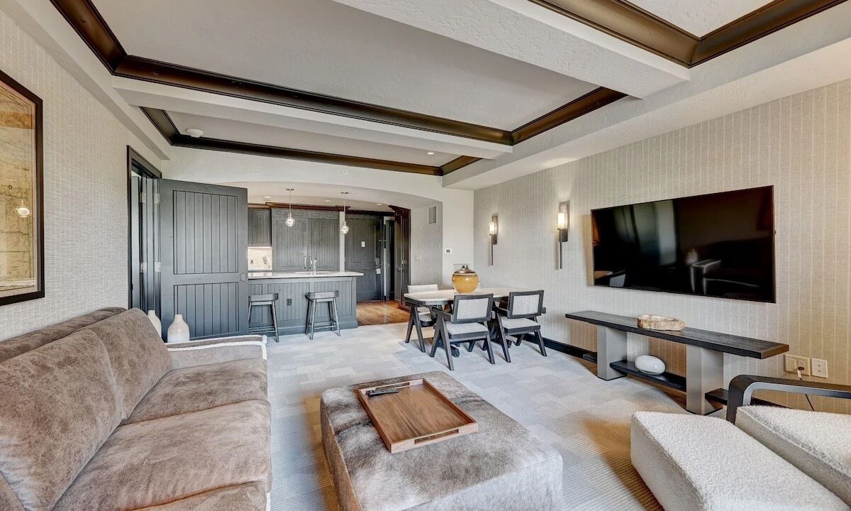 Photo of Livingroom in Avon