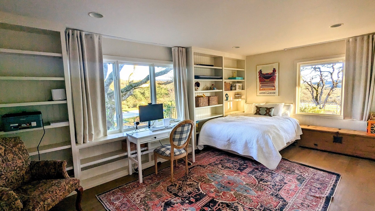 Photo of Bedroom in Kenwood