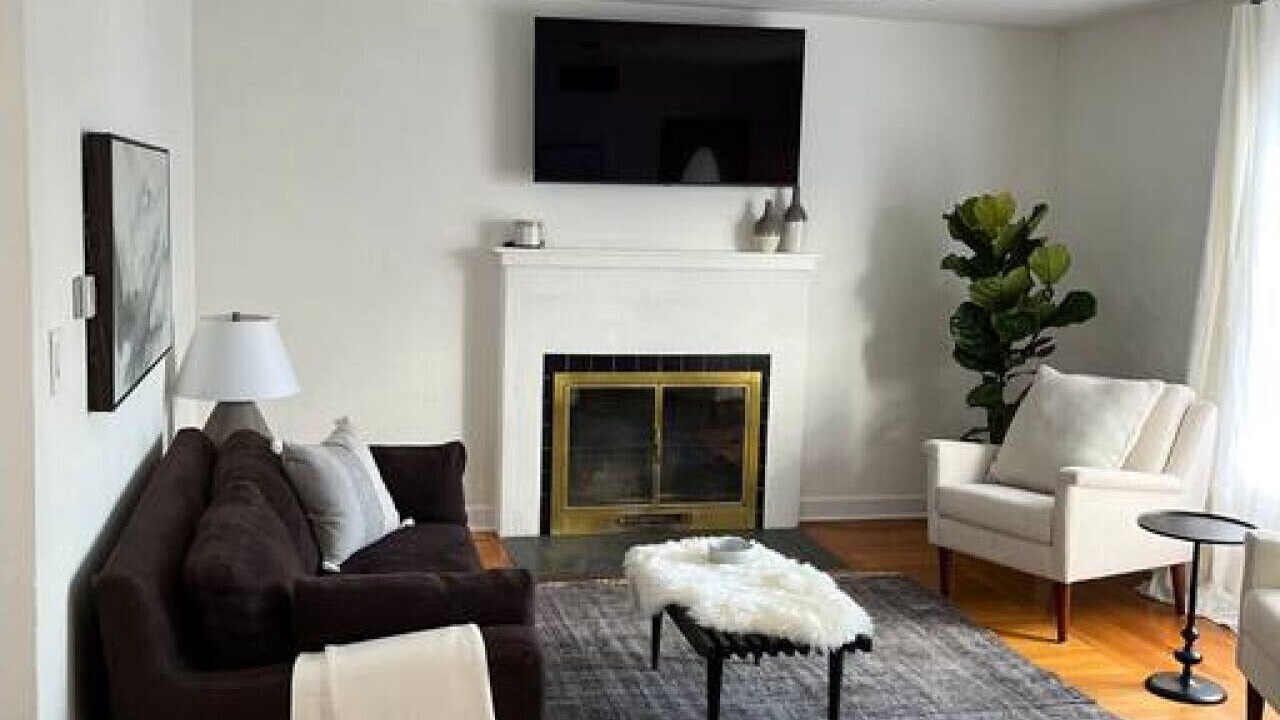 Photo of Livingroom in Eureka