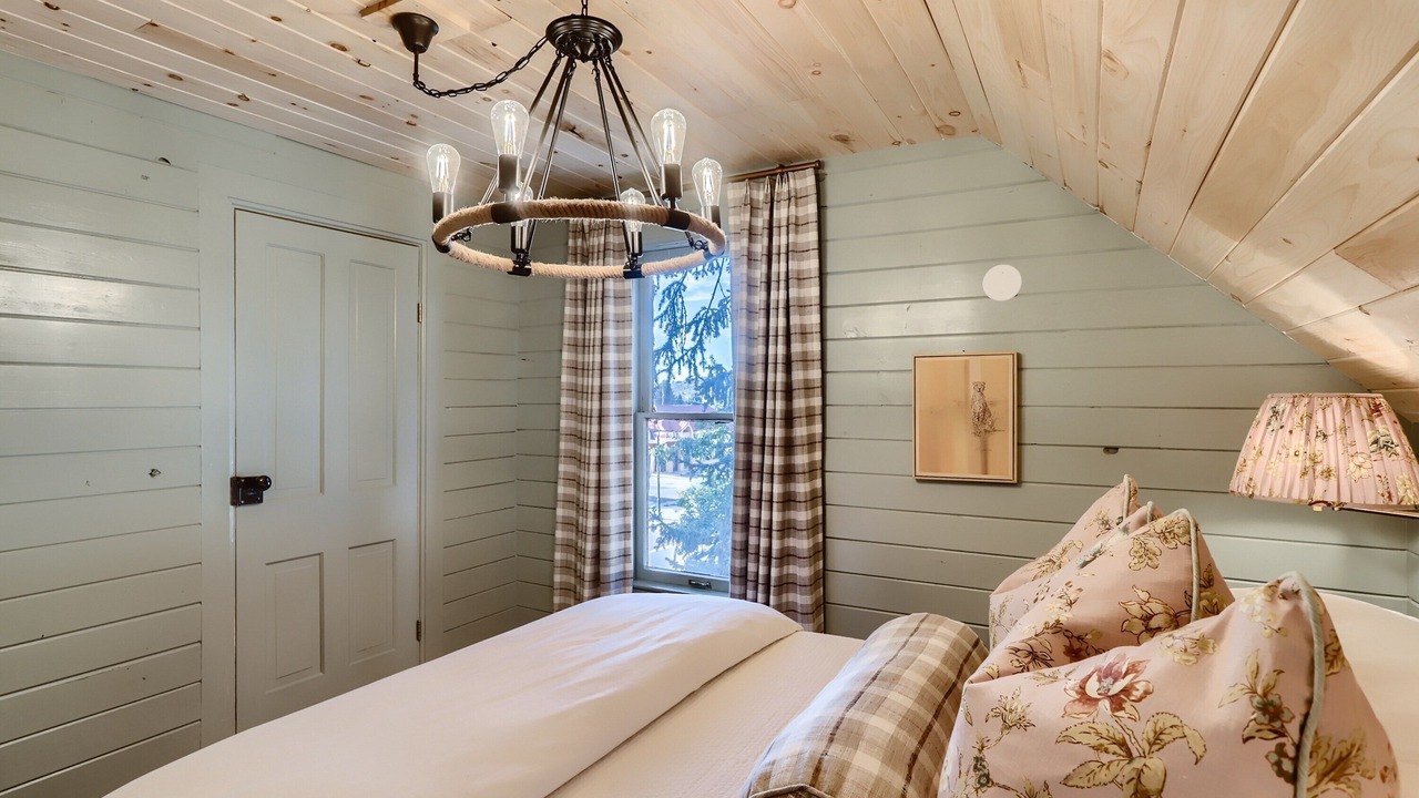 Photo of Bedroom in Lyons