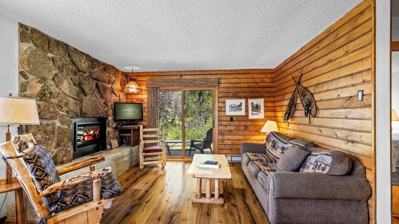 Photo of Livingroom in Clark