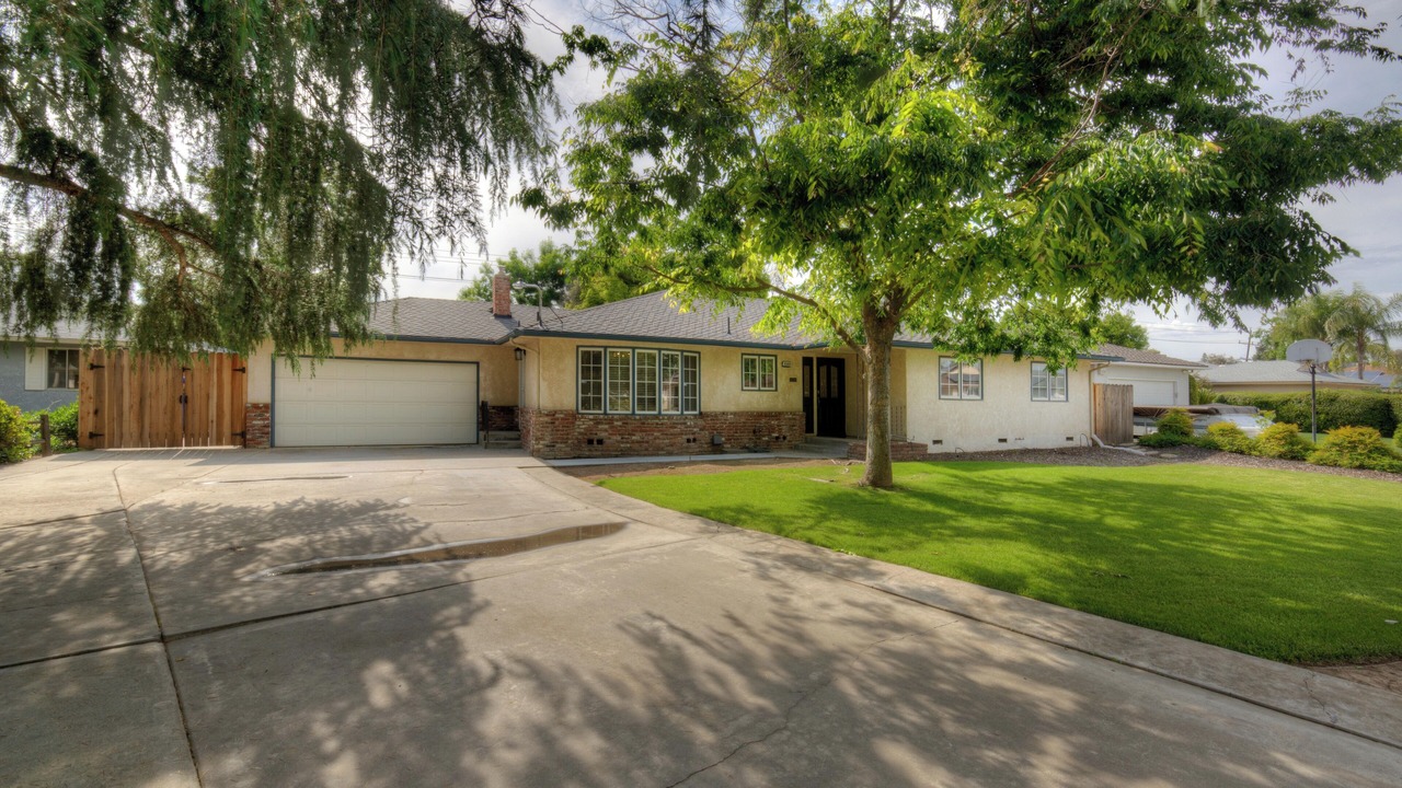 Photo of Outdoor in Raisin