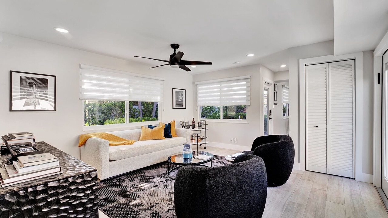 Photo of Livingroom in Poinsettia Heights