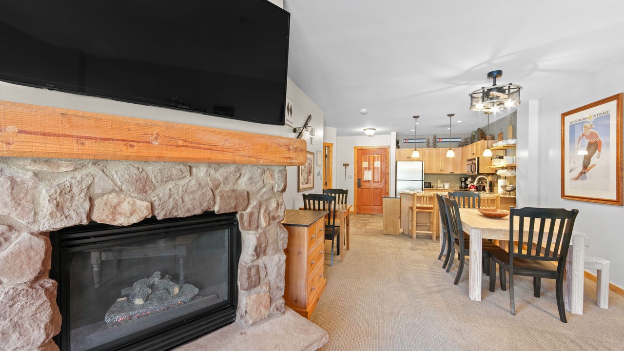 Photo of Livingroom in River Run