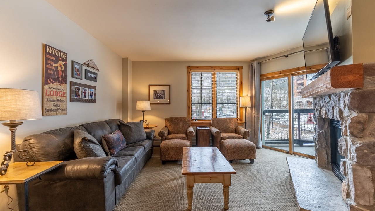 Photo of Livingroom in River Run