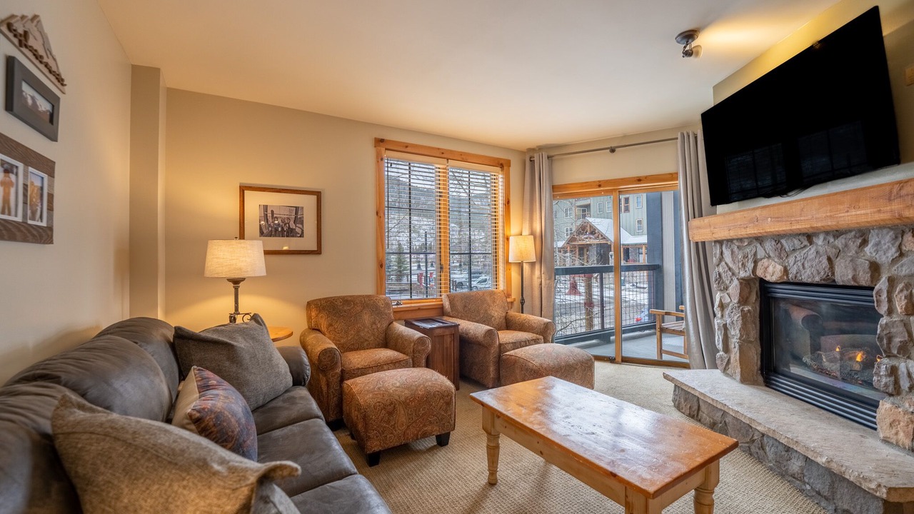 Photo of Livingroom in River Run