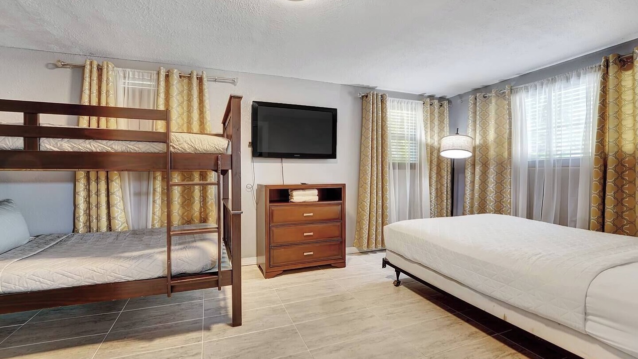Photo of Bedroom in South Middle River