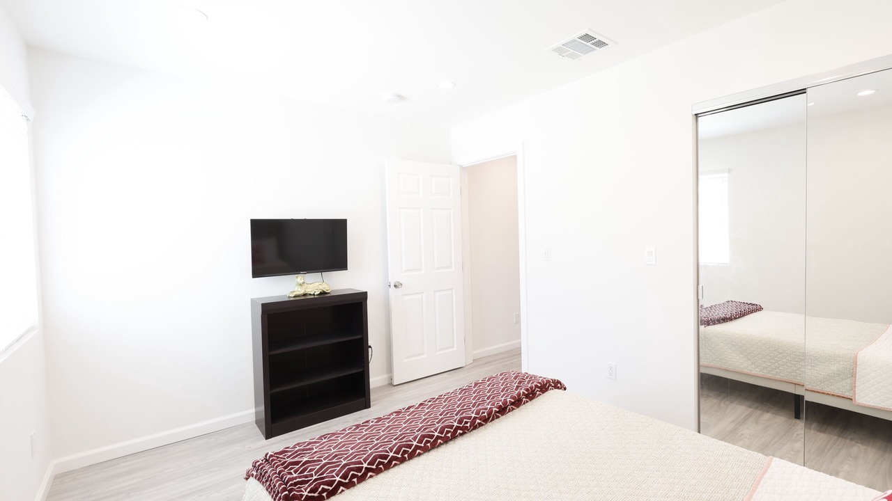 Photo of Bedroom in Northridge