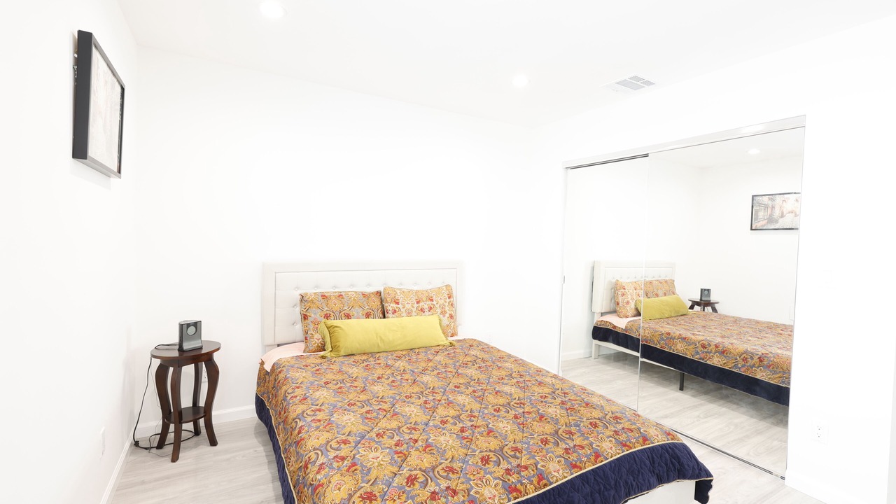 Photo of Bedroom in Northridge